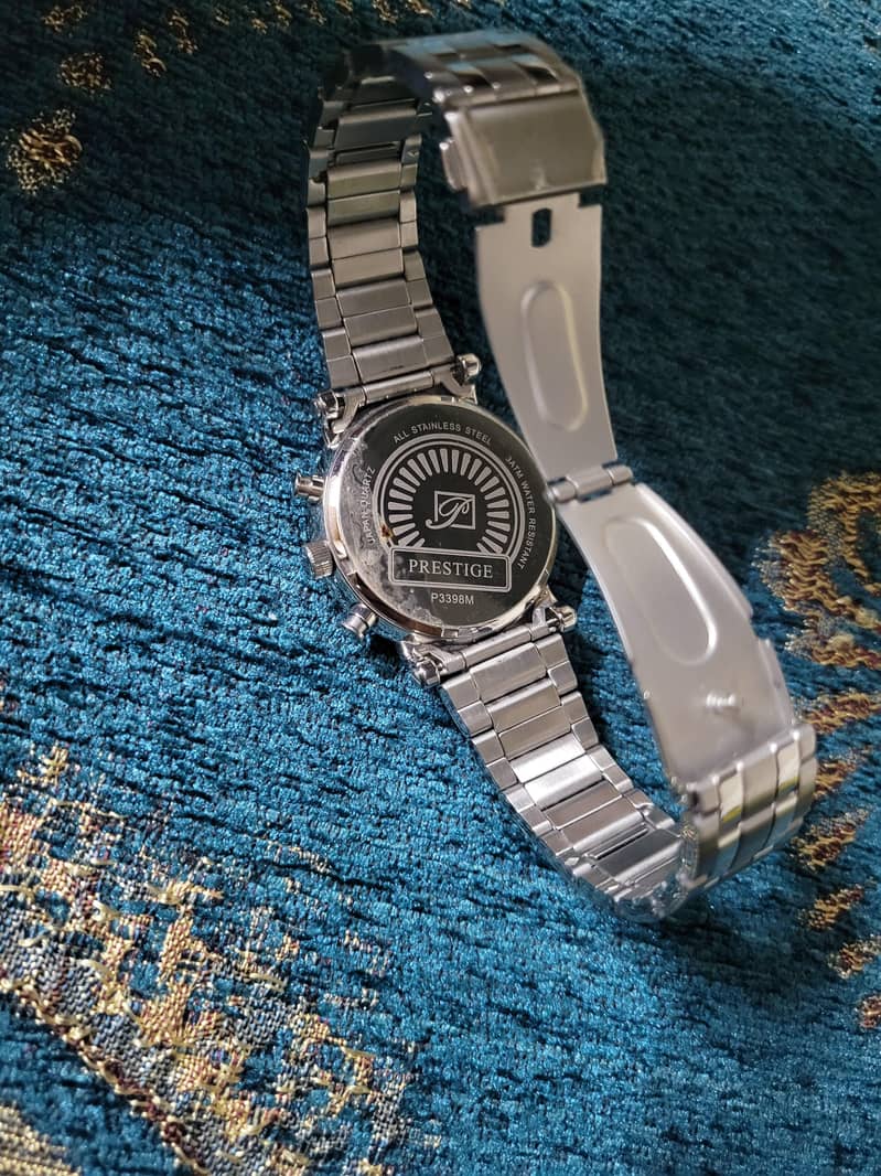 brand new watch

                                                            alt=