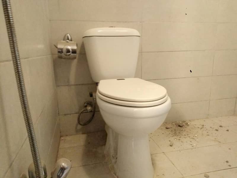 950 SQ feet apartment FOR sale PRECINCT-19 Bahria Town Karachi.