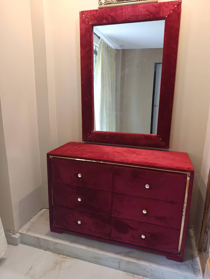 Bed set | luxury Bed | complete bed set | Velvet bed | Furniture

                                                            alt=