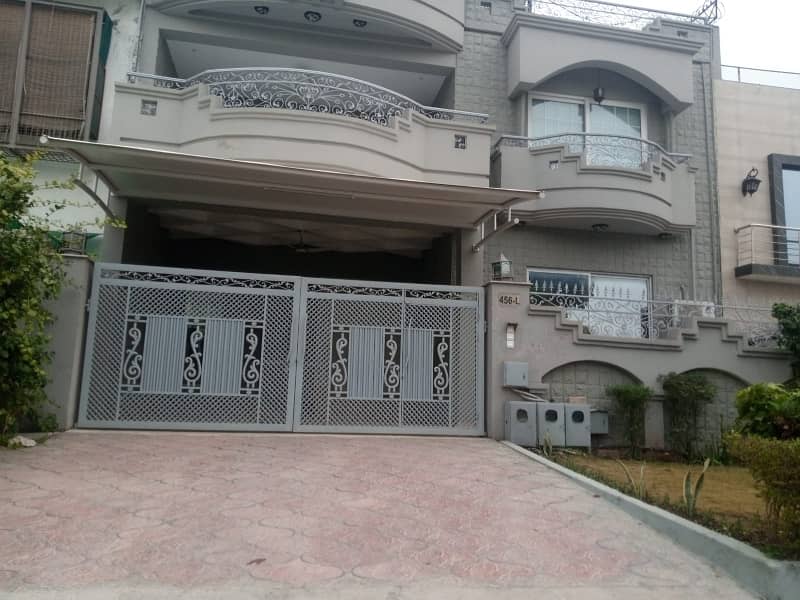 I-8 Beautiful Basement For Rent.

                                                            alt=