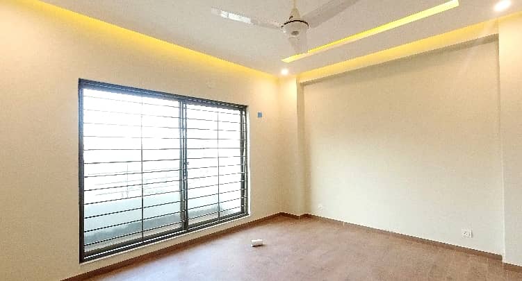 Flat Of 13 Marla Is Available For sale In Askari 10

                                                            alt=