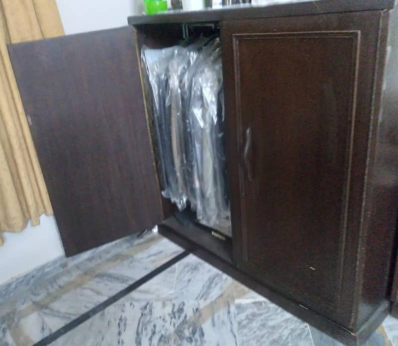 Handmade Coat Hanging g Cupboard

                                                            alt=