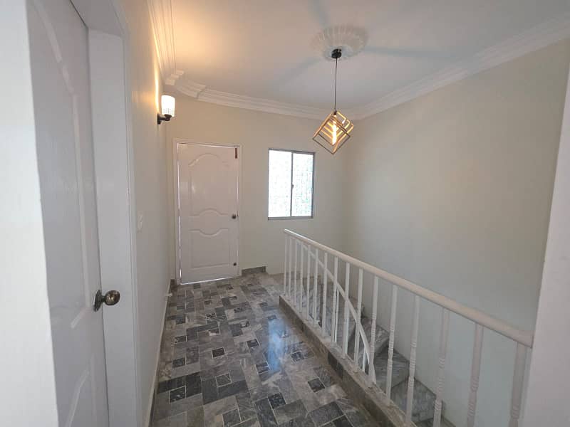 CHANCE DAEAL | LEASE House

                                                            alt=