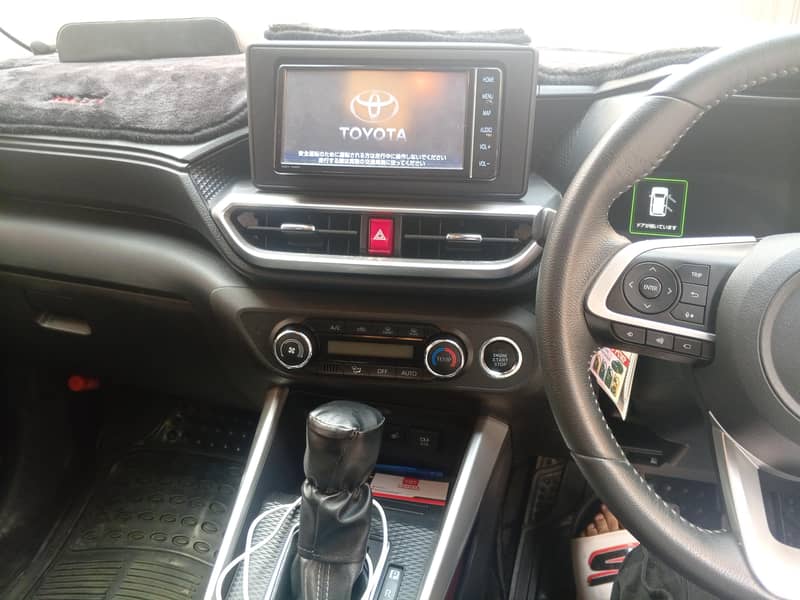 Toyota raize Z 2020/2025

                                                            alt=