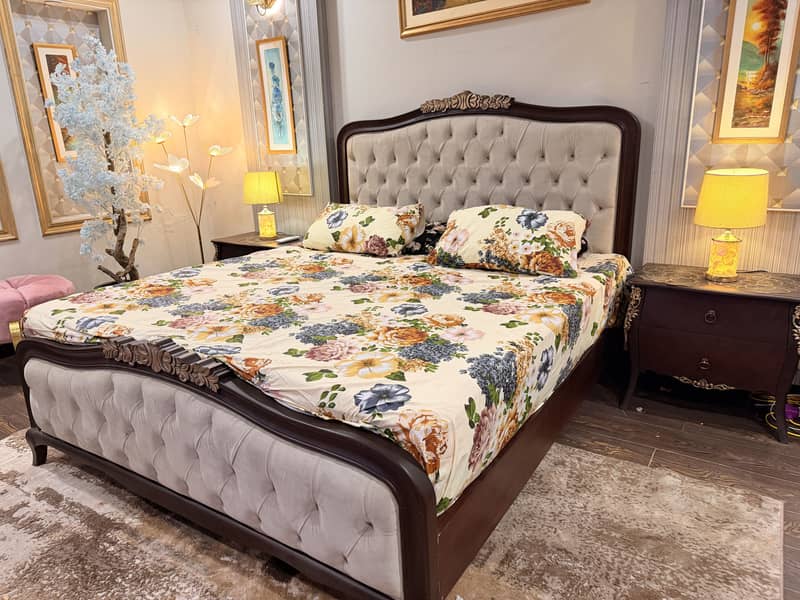 Victorian double bed set slightly used

                                                            alt=