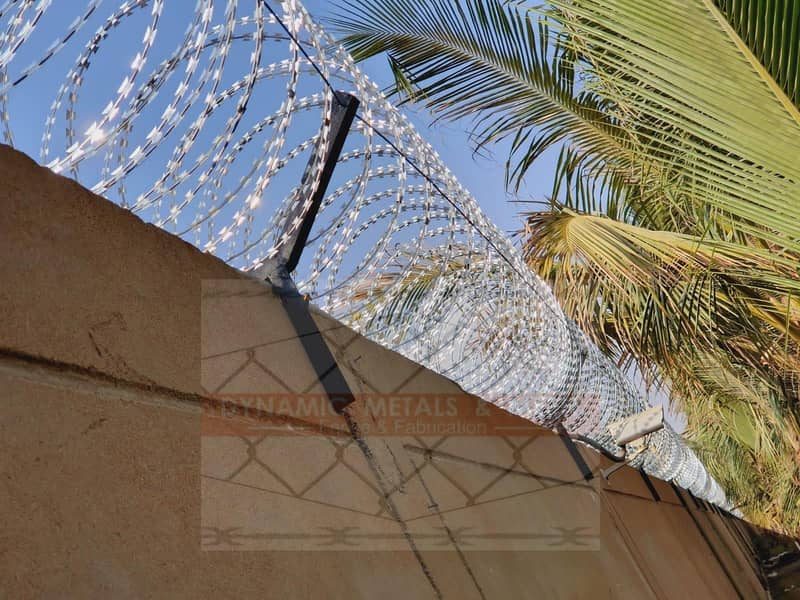 Razor Wire/ Barbed Wire/ Electric Fence/ Chain Link Fence/ Fabrication

                                                            alt=
