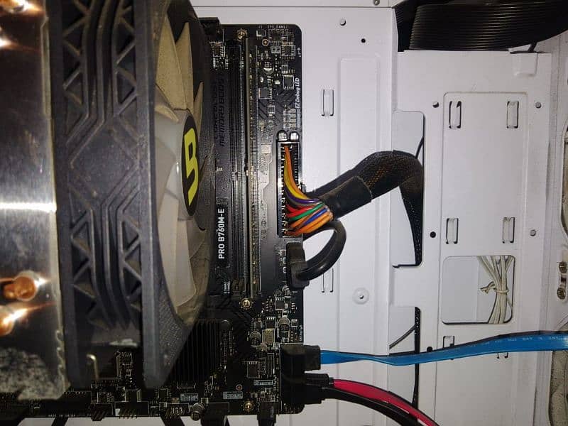 i5 14400 MSI Pro B760-E  | 32GB DDR5 5600mhz

                                                            alt=