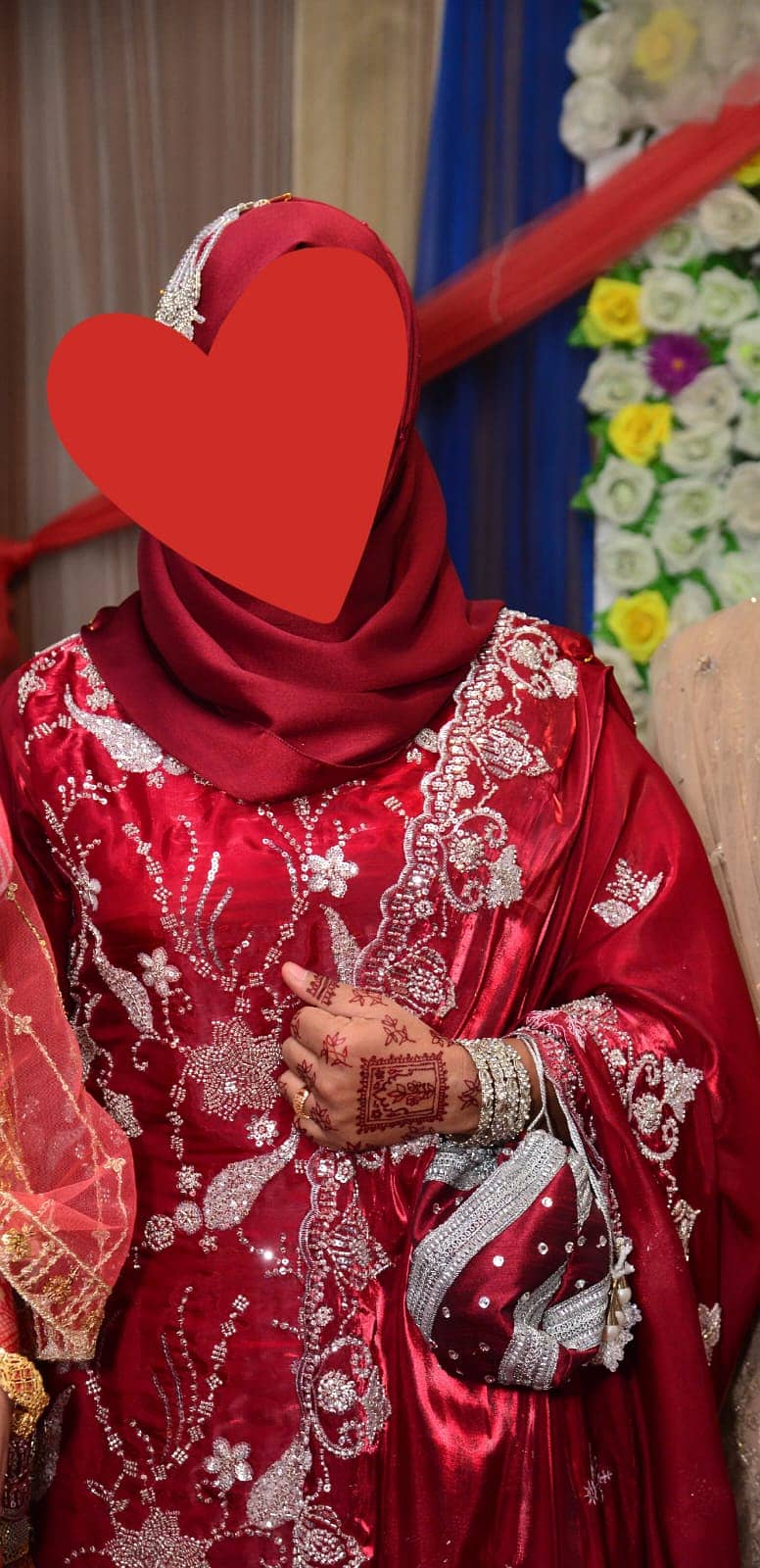 3 pcs suit /formal wear / party wear / for sale

                                                            alt=