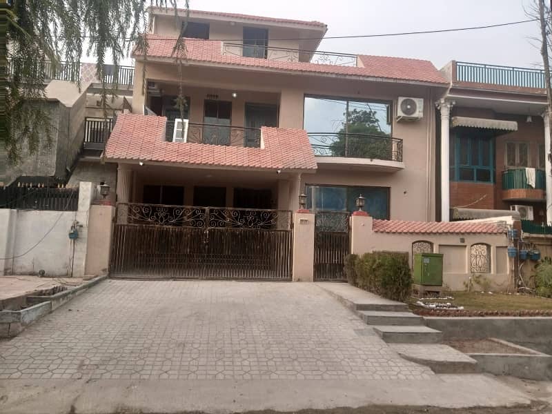 I-8 Beautiful Ground With Basement With Double Kitchen For Rent.

                                                            alt=