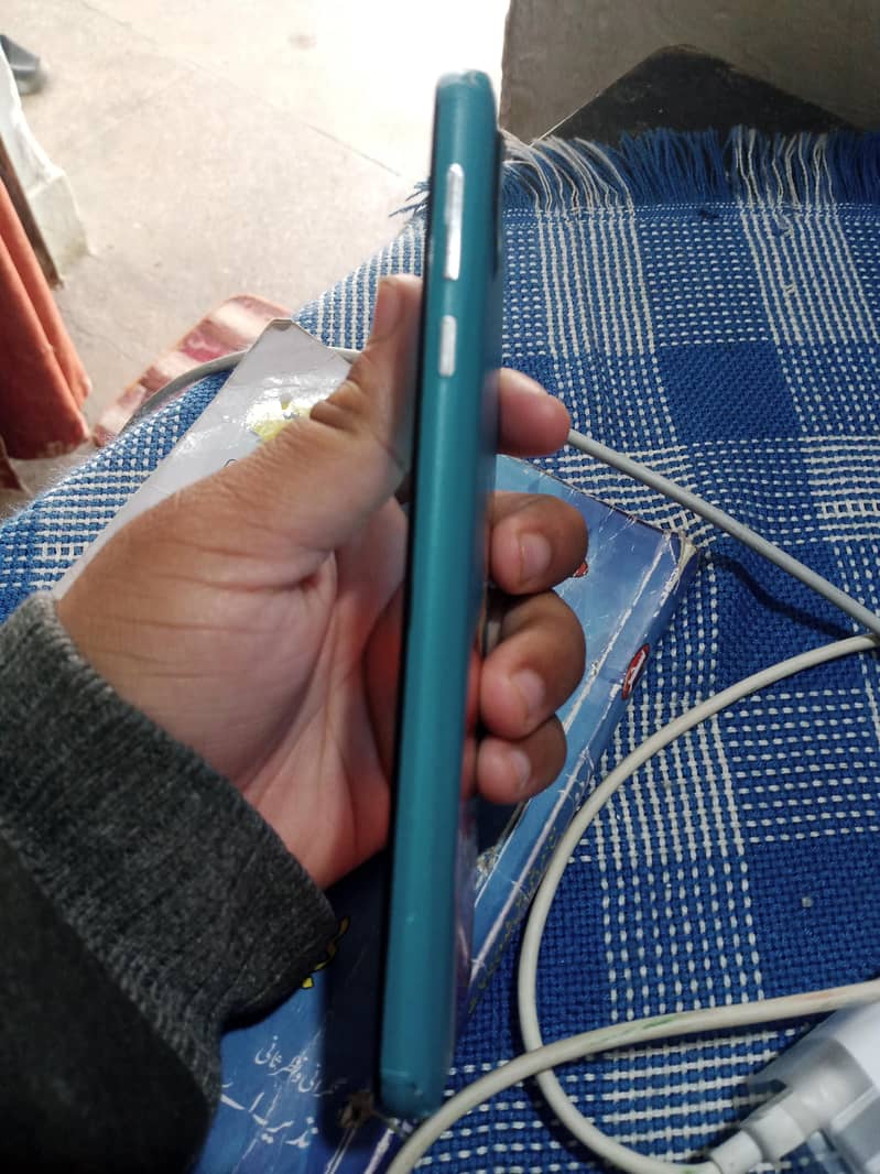 Aqous R2 4/64 FOR SALE  Exchange available

                                                            alt=