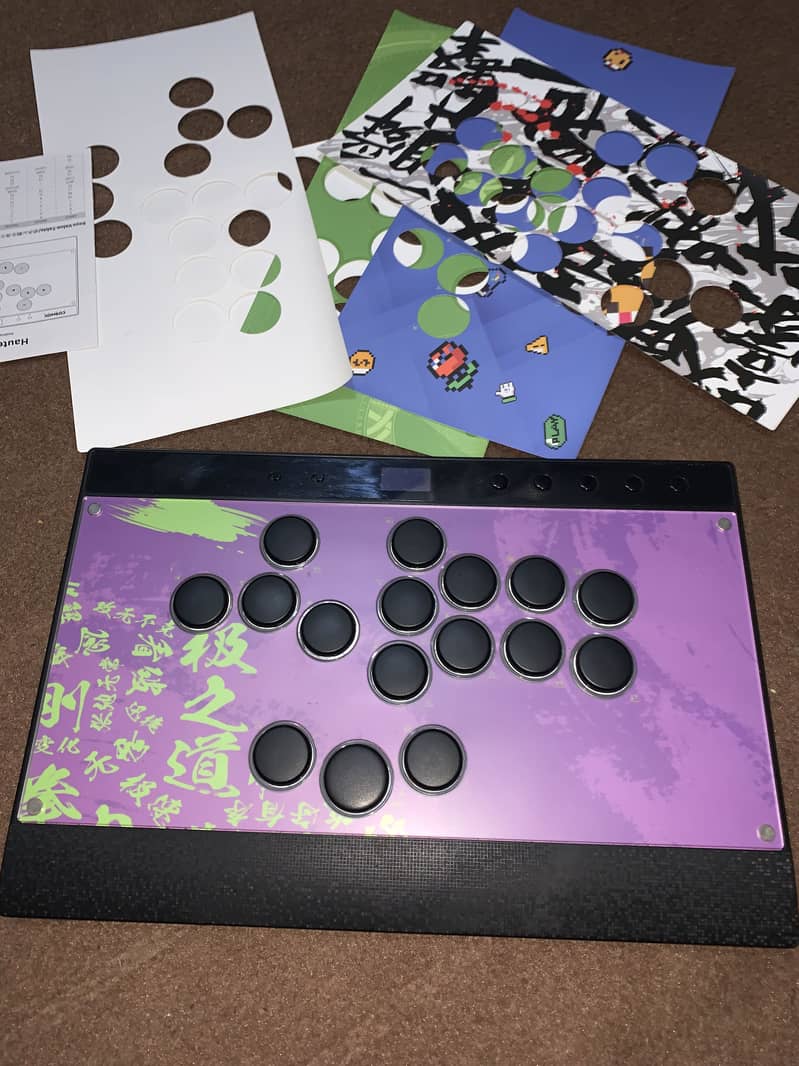 Haute42 c16 leverless arcade controller/ arcade stick less

                                                            alt=