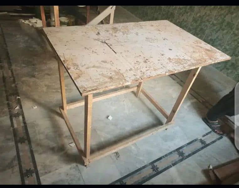 Wood Cutting Table (Cutter Table)

                                                            alt=