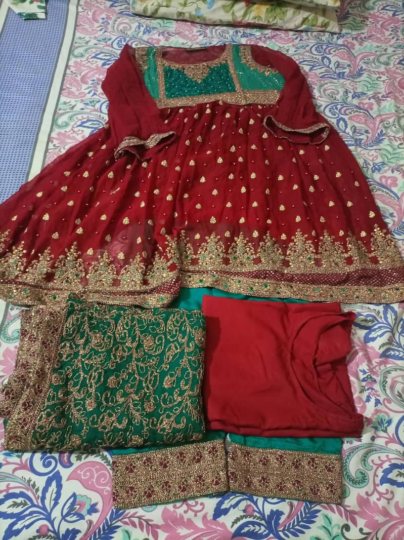 Party dress

                                                            alt=