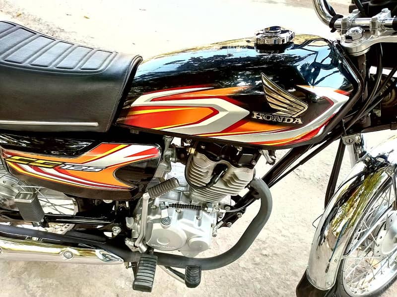 Honda 125 2022 Only 2500 KM Drive For  Shakeen Lover's

                                                            alt=