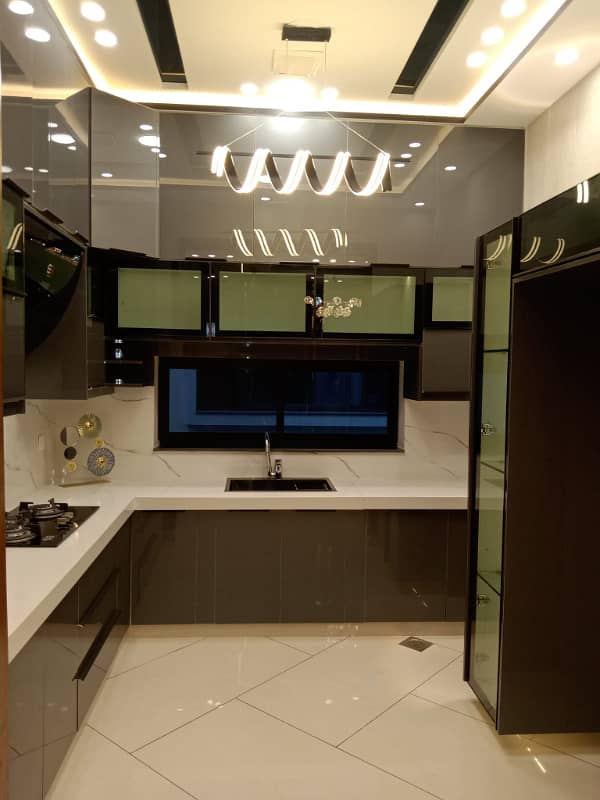 10 Marla Designer House For Sale In Bahria Town Phase 8 Rawalpindi

                                                            alt=