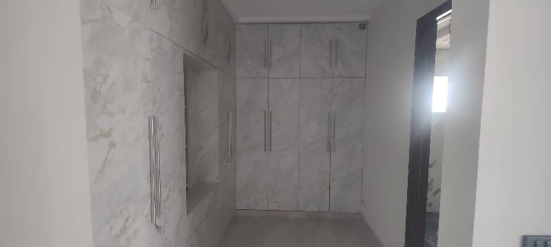 1 Kanal Brand New Luxury House for Sale

                                                            alt=