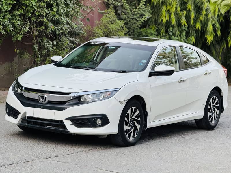 Honda Civic 2018 First Hand

                                                            alt=