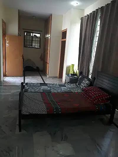 GIRLs HOSTEL NEAR PRADE GROUND METRO STATION BLUE AREA ISLAMABAD

                                                            alt=
