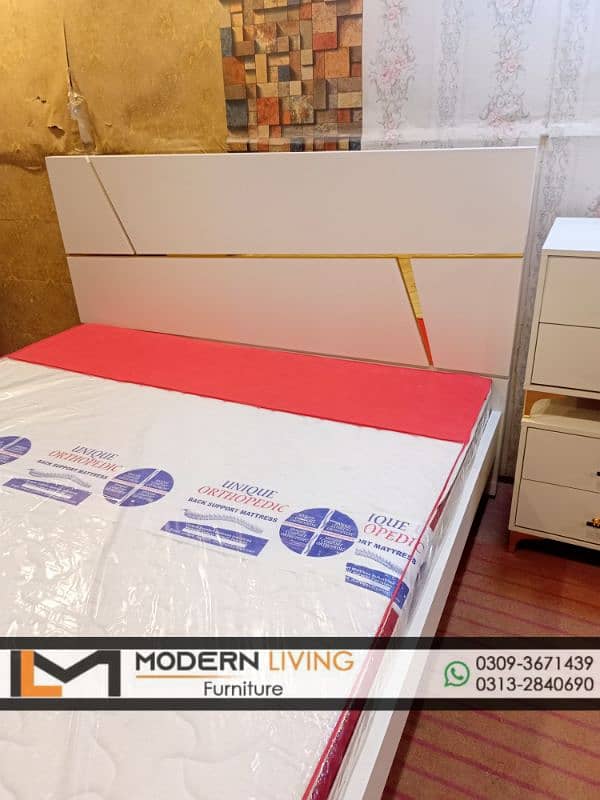 King size bed with 2 side tables best quality in your choice colours

                                                            alt=