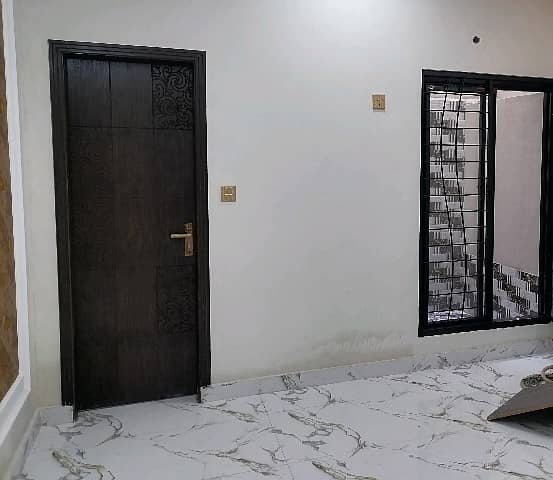 Pony 2 Marla triple story house near Margazar officer colony At Niaz baig road

                                                            alt=