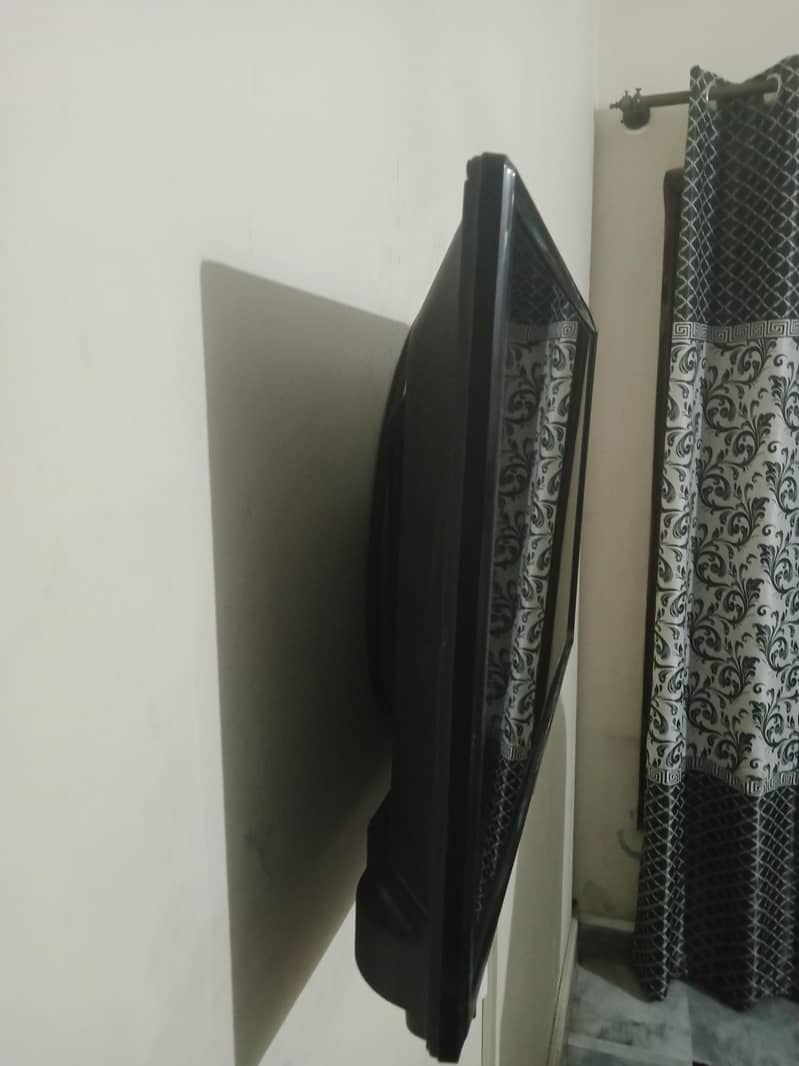 22 inch LED mint condition

                                                            alt=