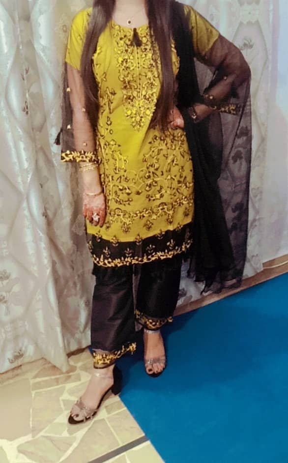 Dress Party Wear

                                                            alt=