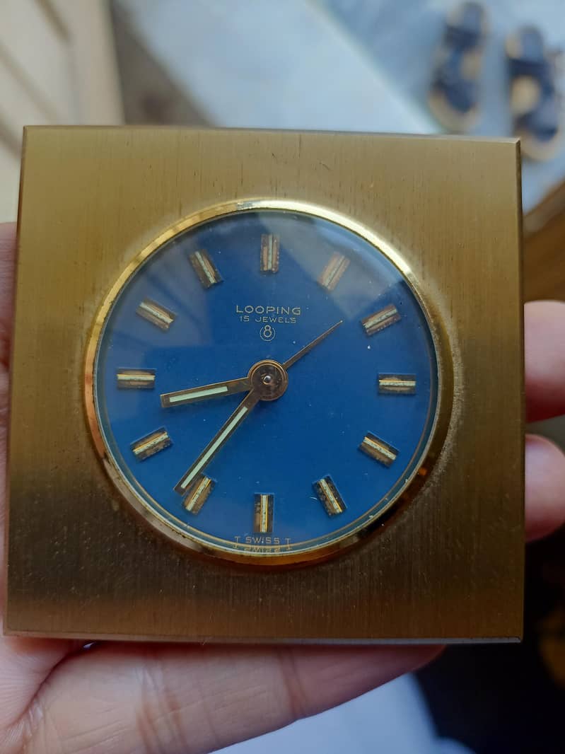 looping swiss gold plated

                                                            alt=