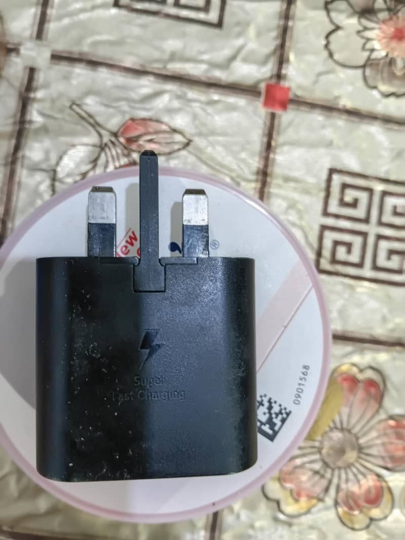 Samsung 25W charger type C, Orignal box pulled.

                                                            alt=