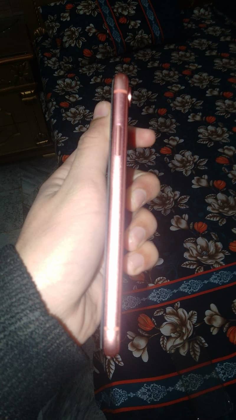 iphone xr 128gb

                                                            alt=