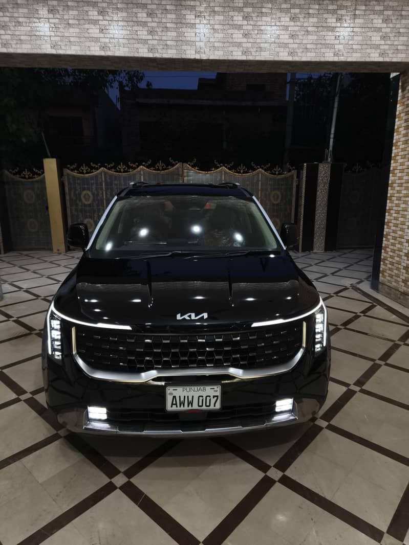Kia carnival brand new condition

                                                            alt=