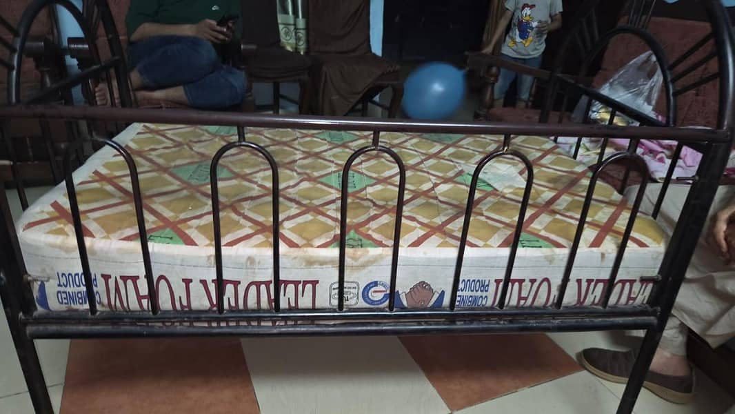 Baby cart with mattress

                                                            alt=