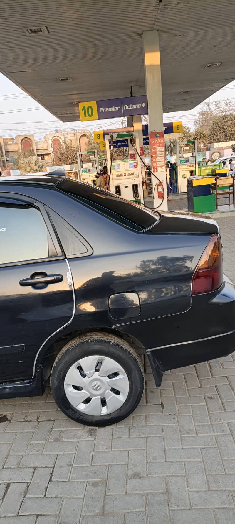 neat and clean car

                                                            alt=