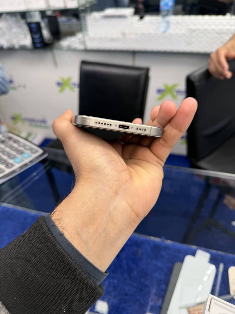 iPhone 15 Pro Max – 256GB – 100% Battery Health – 10/10

                                                            alt=