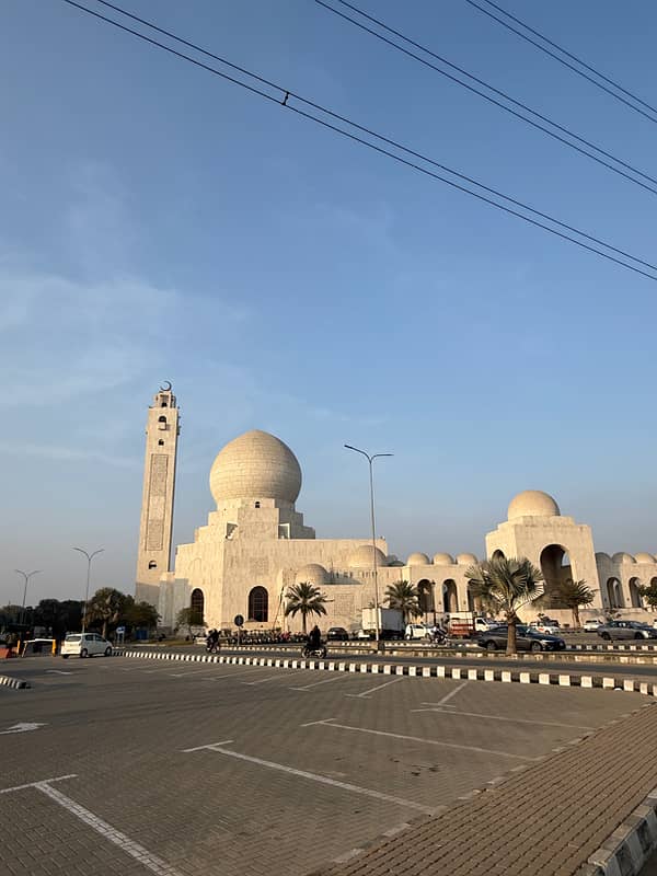 5 Marla plot for sale in Lake city Lahore

                                                            alt=