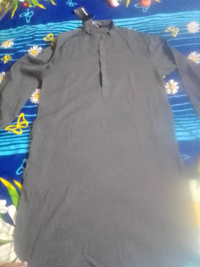 2 piece stiched suit

                                                            alt=