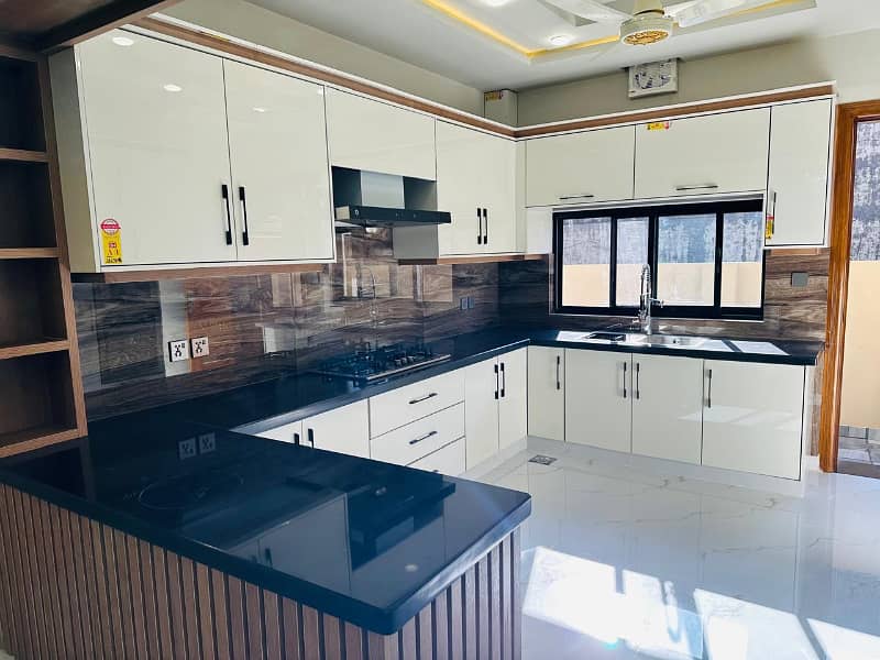 Park Facing 5 Bedroom Double Unit House for Sale Bahria Town Phase 6 (3075)

                                                            alt=