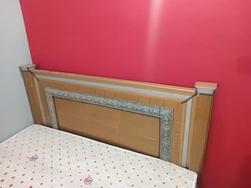 Double Bed With Medicated Mattress

                                                            alt=