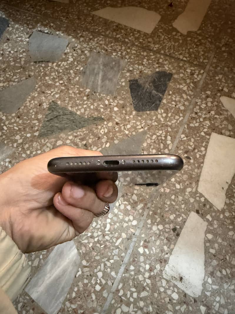 iPhone 11 bypass 128gb

                                                            alt=