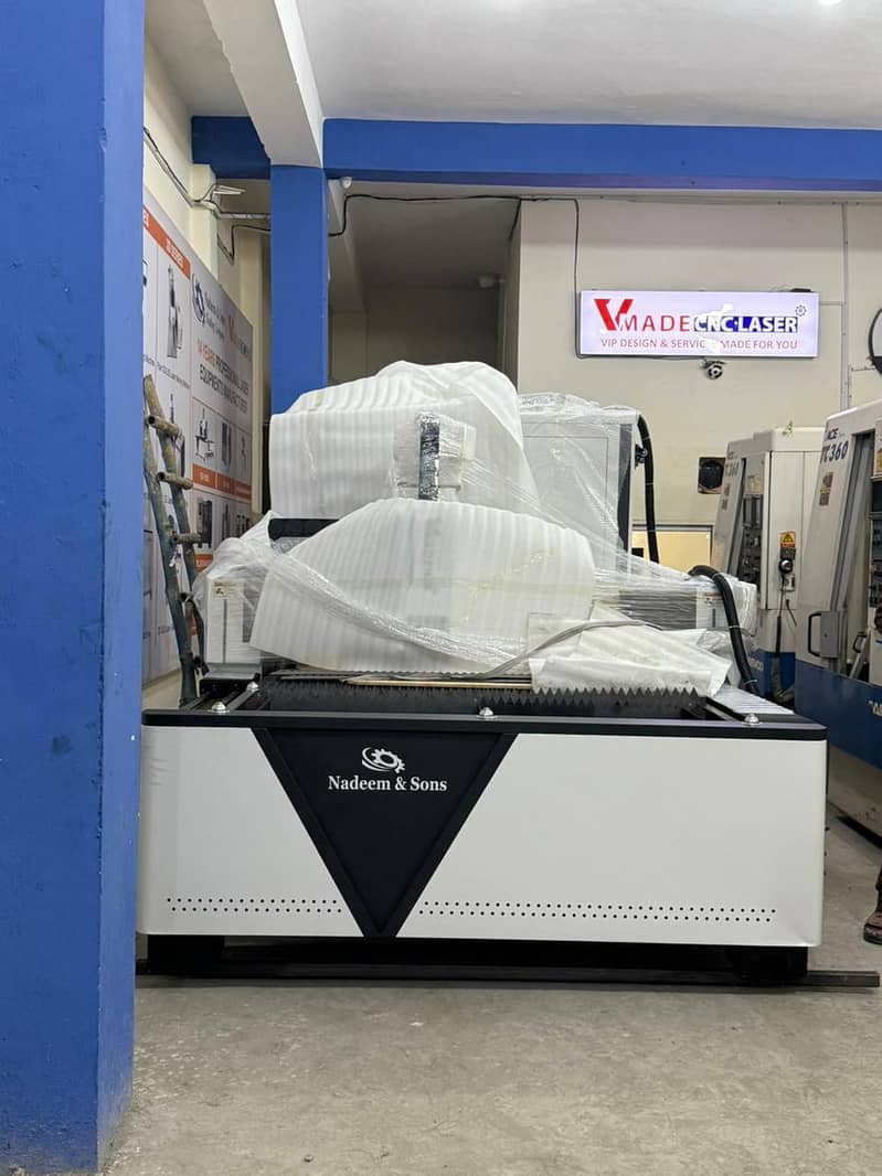 Fiber Laser Cutting machine/Industrial Fiber Laser Cutter machine

                                                            alt=