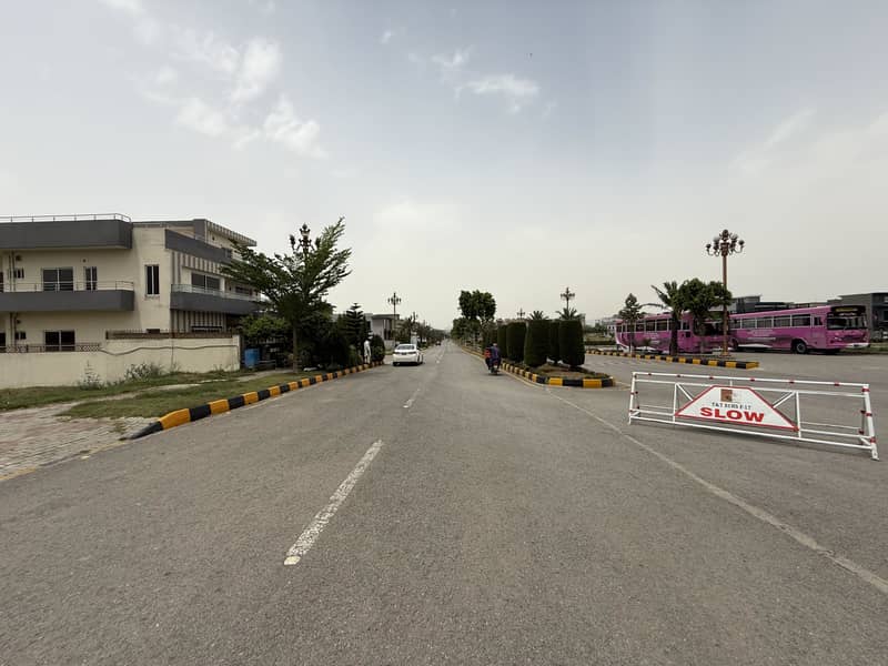 F-17 T&T SIZE 35*70 PLOT FOR SALE ON MINIUMUM PRICE GOOD LOCATION FIRST COME FIRST AVAIL

                                                            alt=