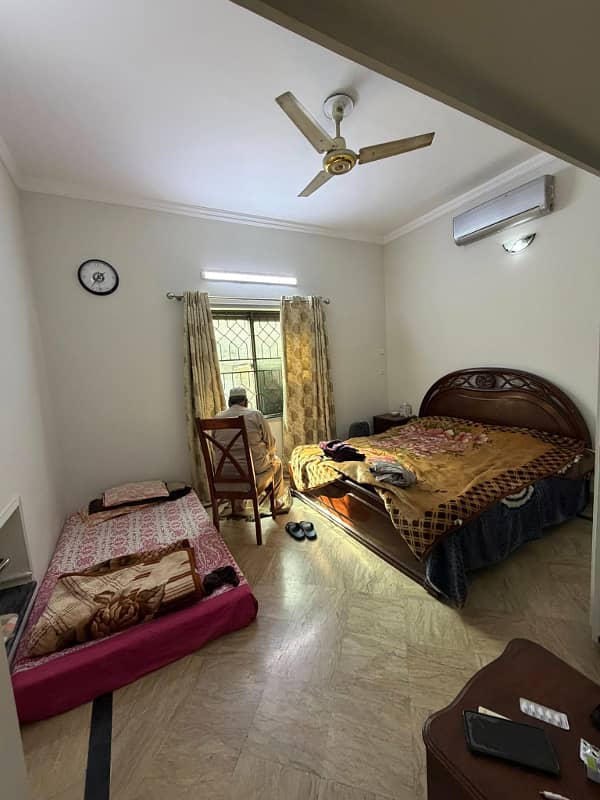 10 Marla House is Available For Sale in Wapda Town phase 1 Block G2.

                                                            alt=