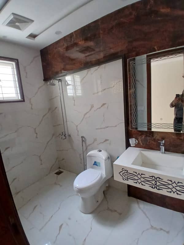 5 Marla Beautiful House For Sale In Formanites Housing

                                                            alt=