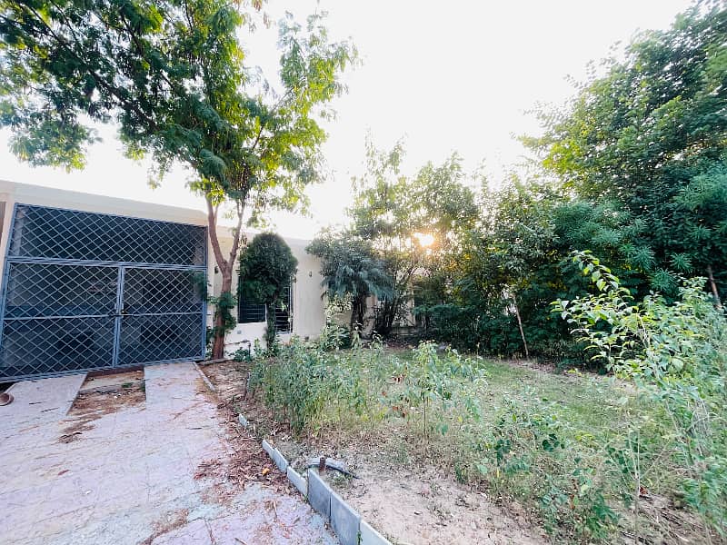 safari home for sale

                                                            alt=