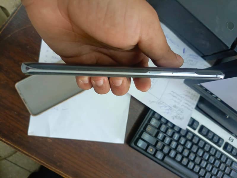 samsung s10 5g 8Gb 512Gb approved clear display

                                                            alt=