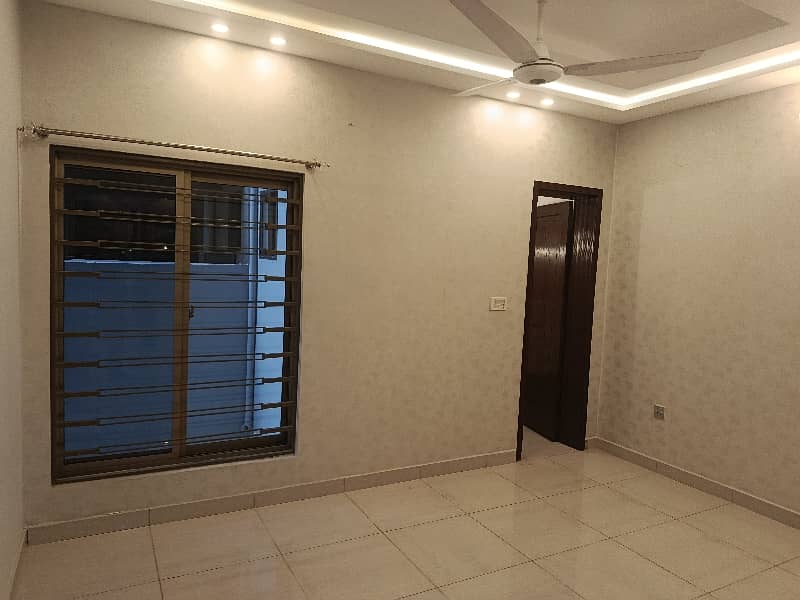 5 Marla House For Sale Jinnah Block

                                                            alt=