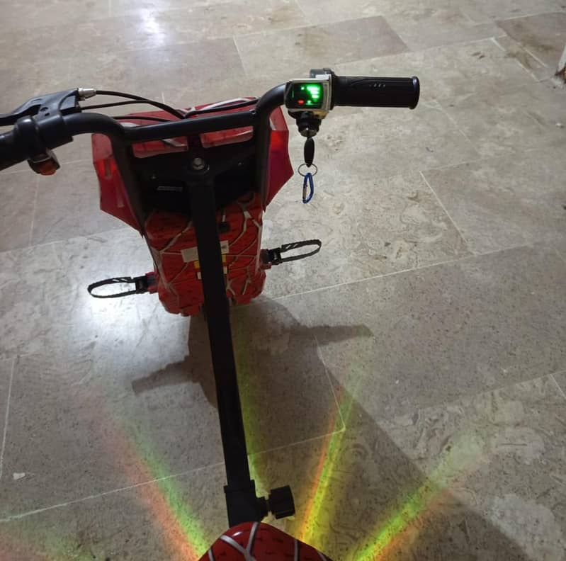 3 wheel scooty

                                                            alt=