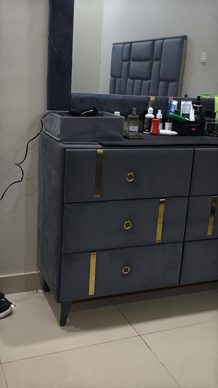 Bed Set | Wooden Bed | BedRoom Set | branded Bed Set | King size Bed

                                                            alt=