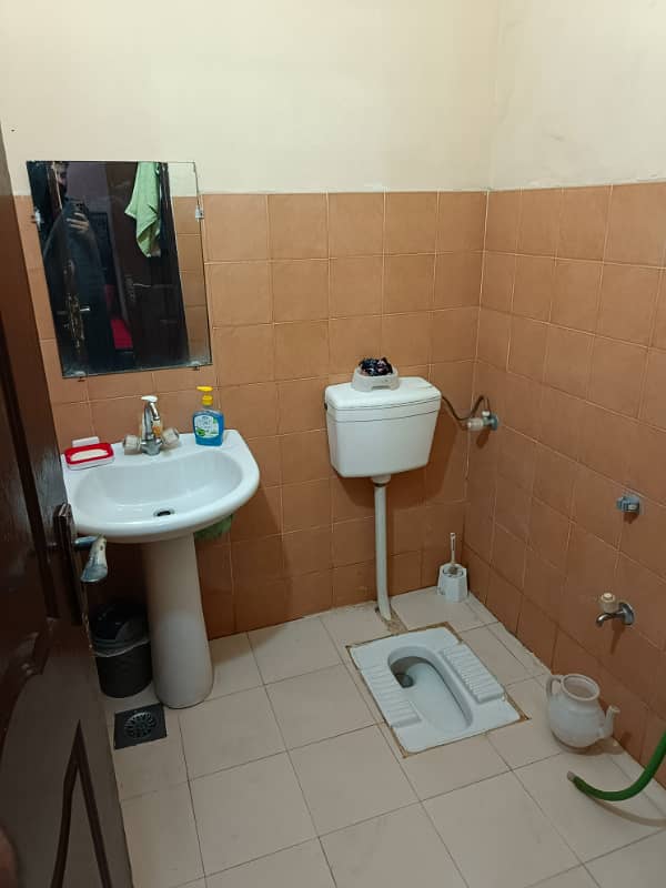 2 marla house for sale

                                                            alt=