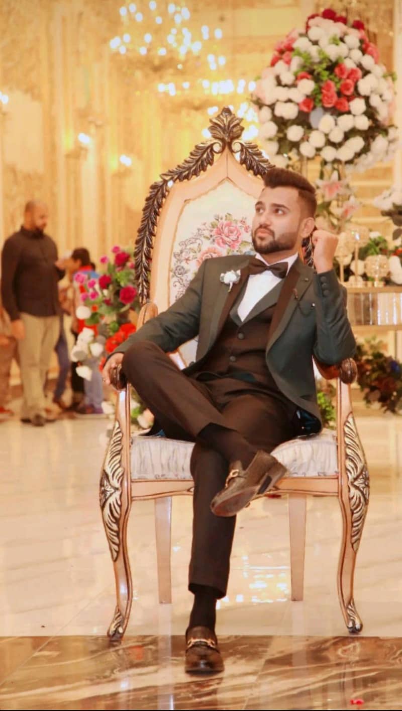 *Men’s 3 | Piece Formal Suit | Wedding & Party Wear*

                                                            alt=