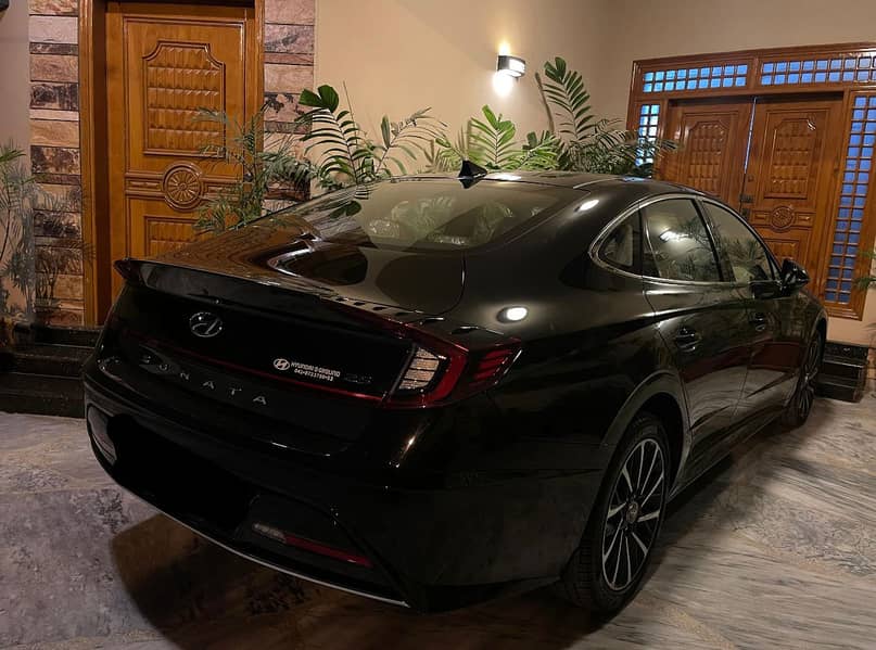 Hyundai Sonata 2.5 2021 I Karachi registered

                                                            alt=